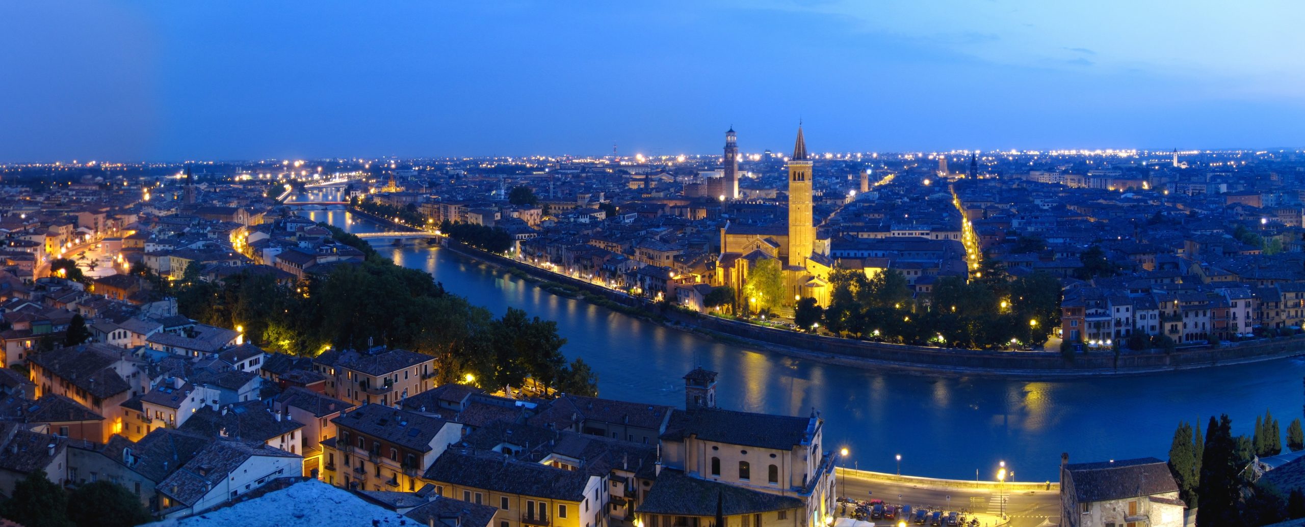 verona-panoramica-notturna